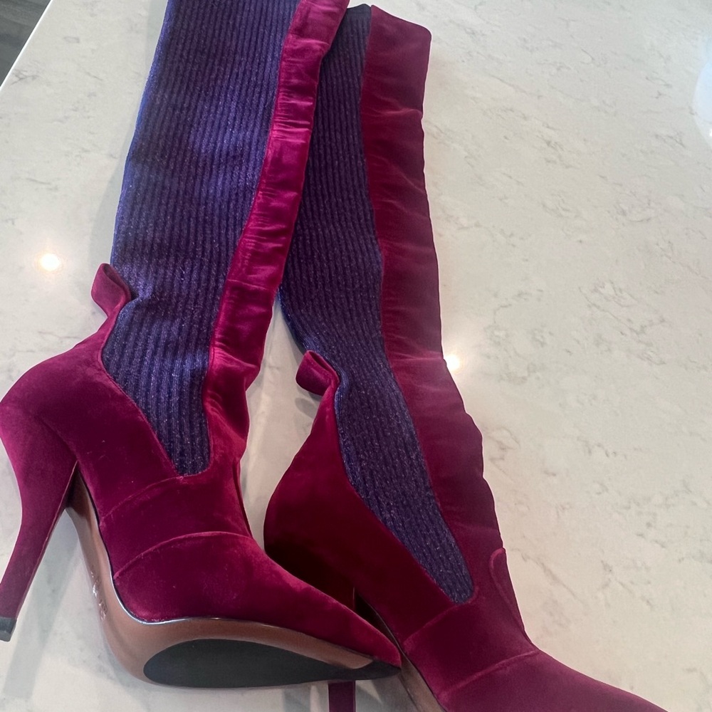 Elegant Fendi Velvet Knee-High Boots - Burgundy and Purple
